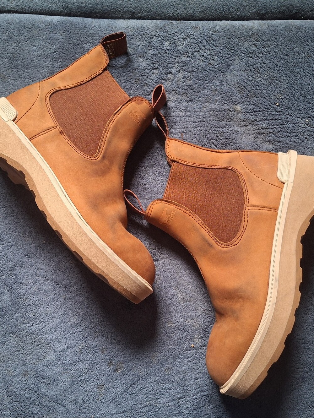 Sorel Women's Tan Chelsea Booties with Platform Sole Size 9